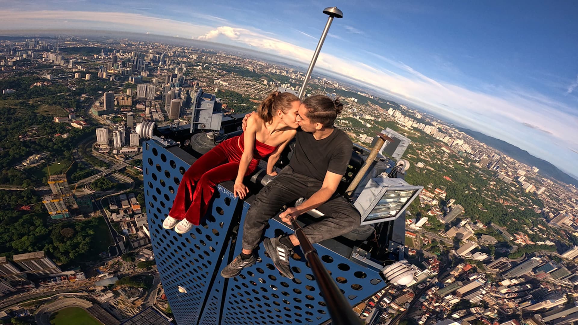 Skywalkers: A Love Story รีวิวหนัง